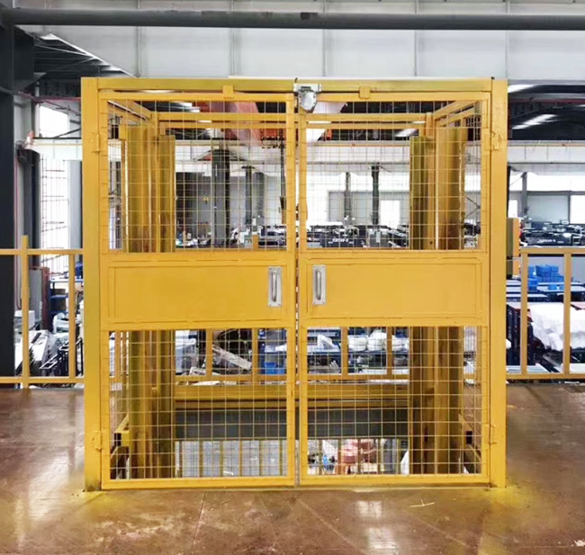 余江智能导轨式升降机亮相