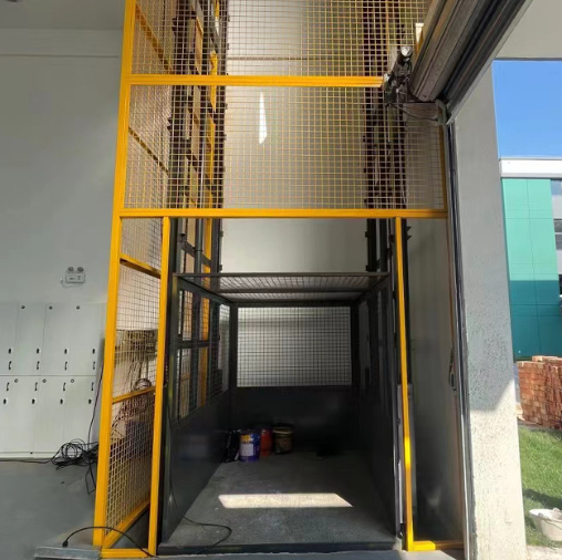 余江导轨式升降机助力物流园破解运输难题