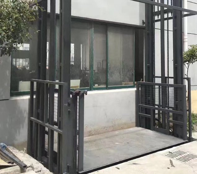 余江导轨式施工升降机助力民生工程提速增效